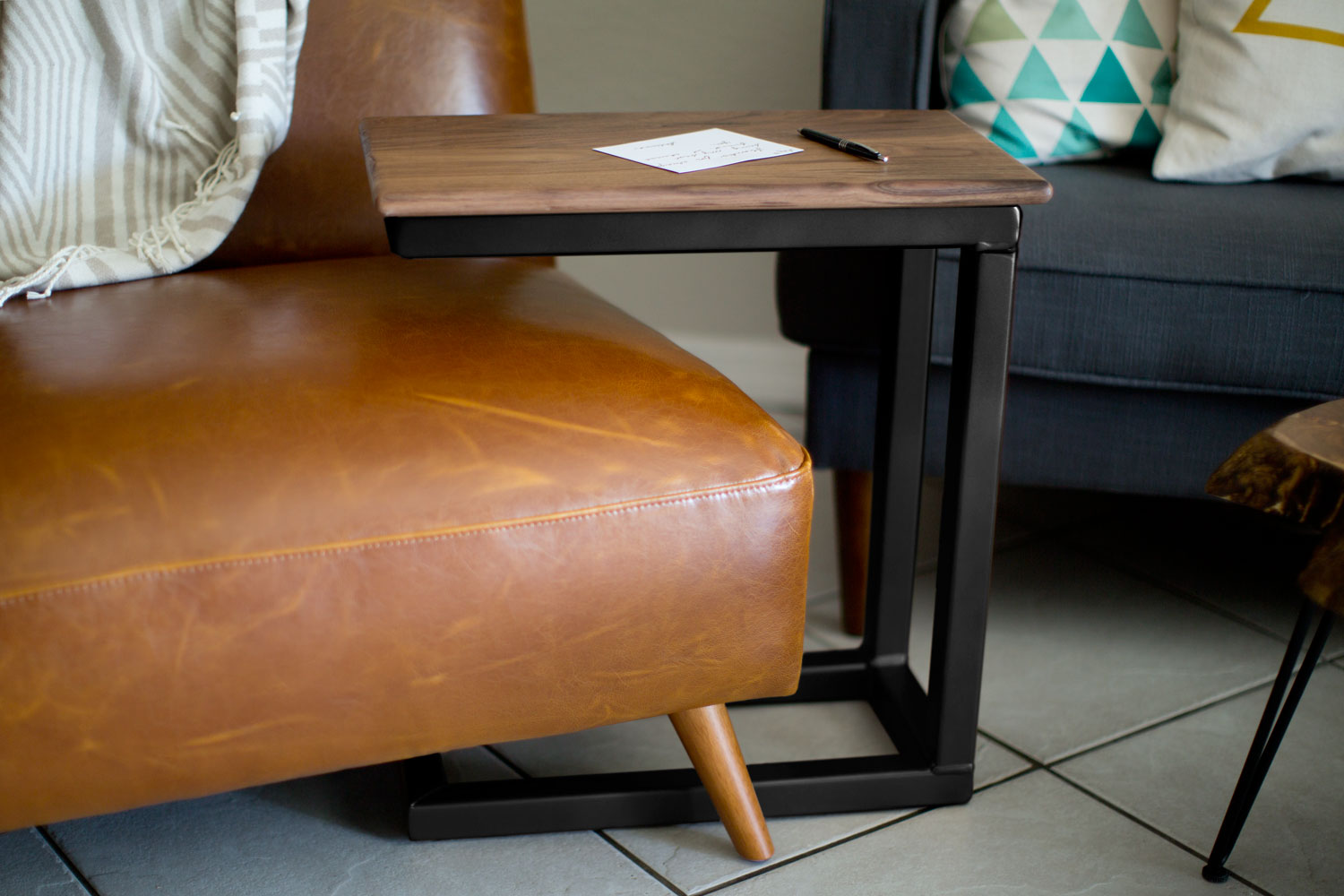 The Magnolia End Table Barn Light USA