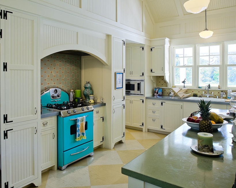 Clic Schoolhouse Pendant Lighting For A Victorian Kitchen Clic Schoolhouse Pendant Lighting For A Victorian Kitchen