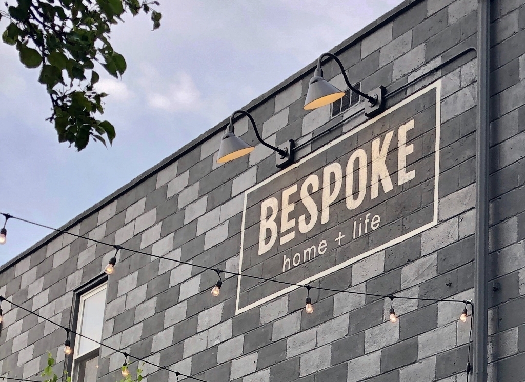 Gooseneck Sign Lights Blend With Traditional Style Inspiration Lights Blend With Traditional Style